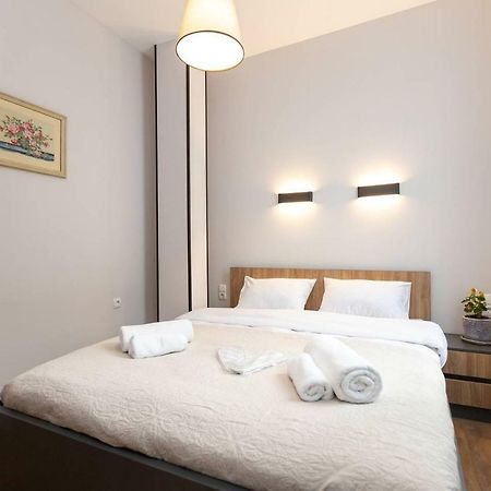Wehost Apartment Near Fabrika Тбилиси Экстерьер фото
