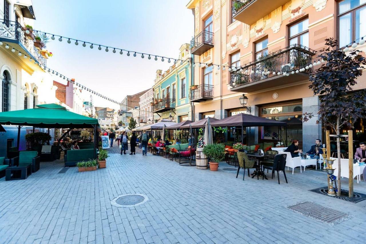 Wehost Apartment Near Fabrika Тбилиси Экстерьер фото