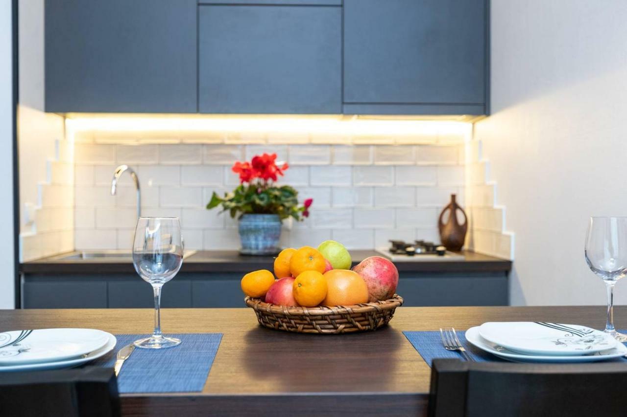 Wehost Apartment Near Fabrika Тбилиси Экстерьер фото