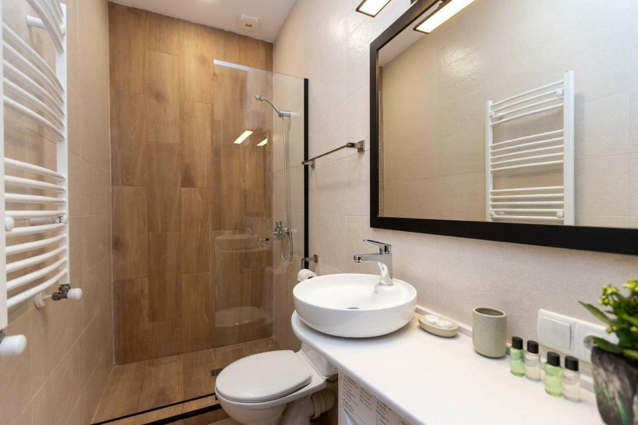 Wehost Apartment Near Fabrika Тбилиси Экстерьер фото